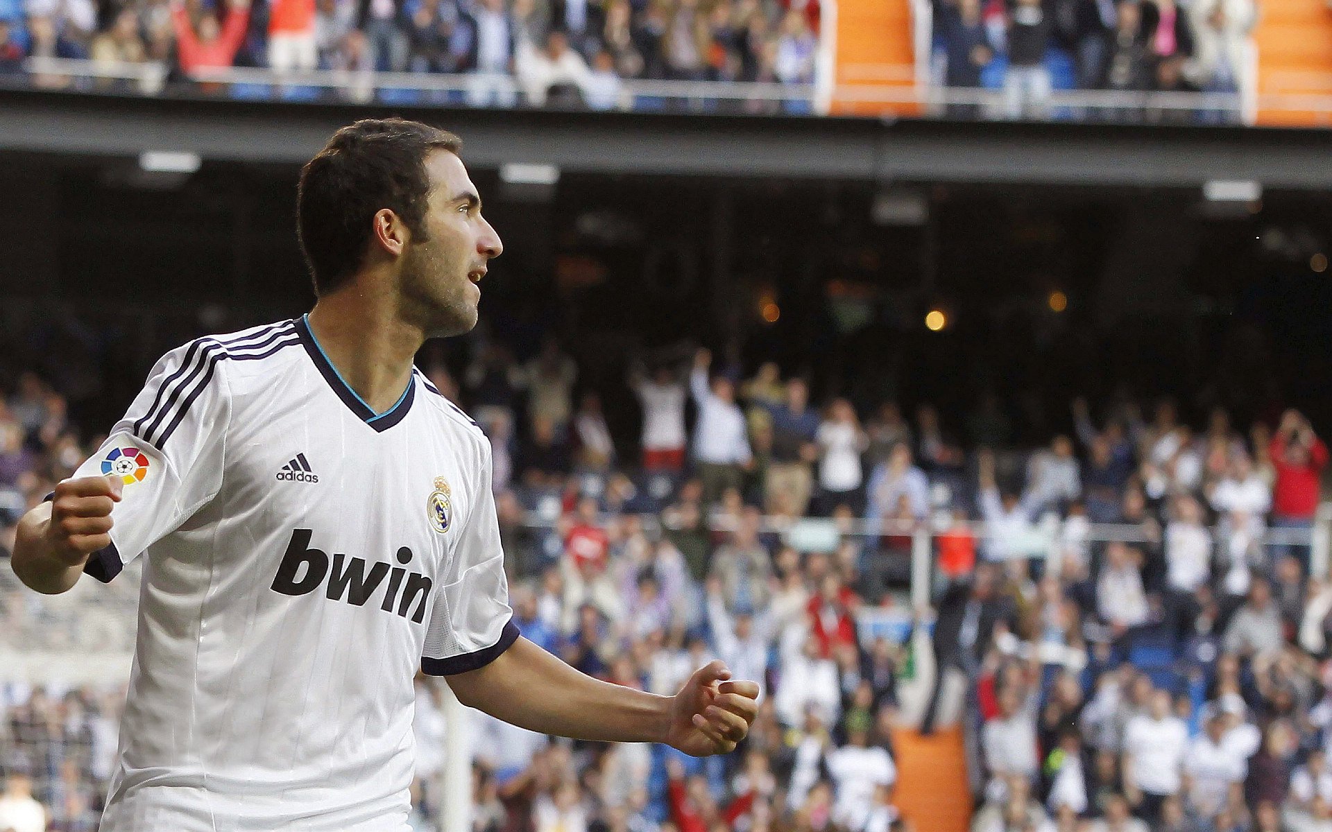 阿什拉夫生涯之夜,比利时防线在勒沃库森风暴中崩塌