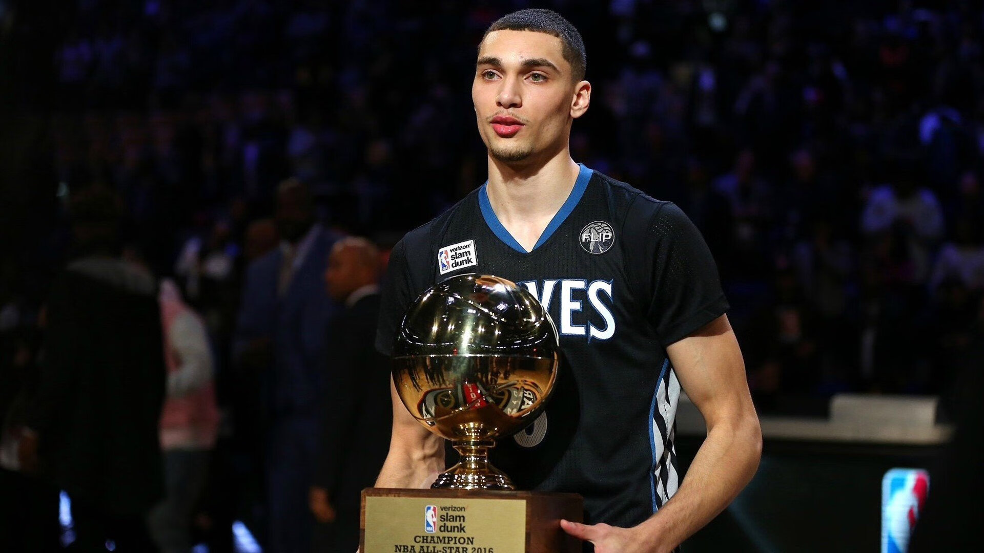 爱游戏体育官网-锡安扛起全队，尼克斯绝杀湖人，一场定义未来的战役